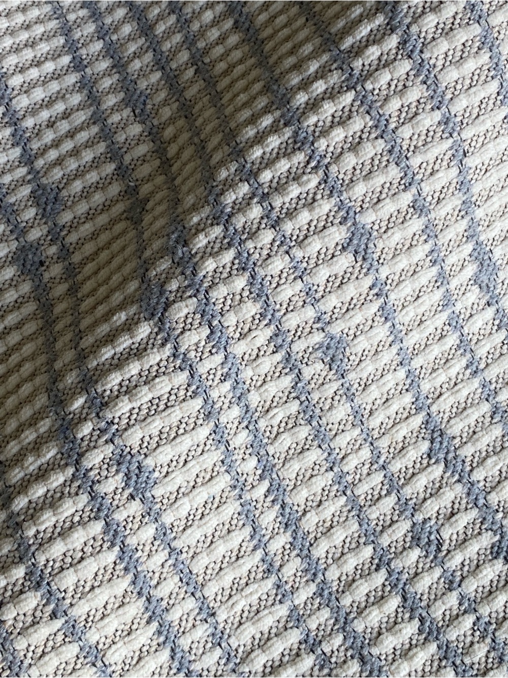 Calvin Klein - Small Abstract Non-Skid Accent Rug/Non-Slip Accent Mat - Picture 11 of 13